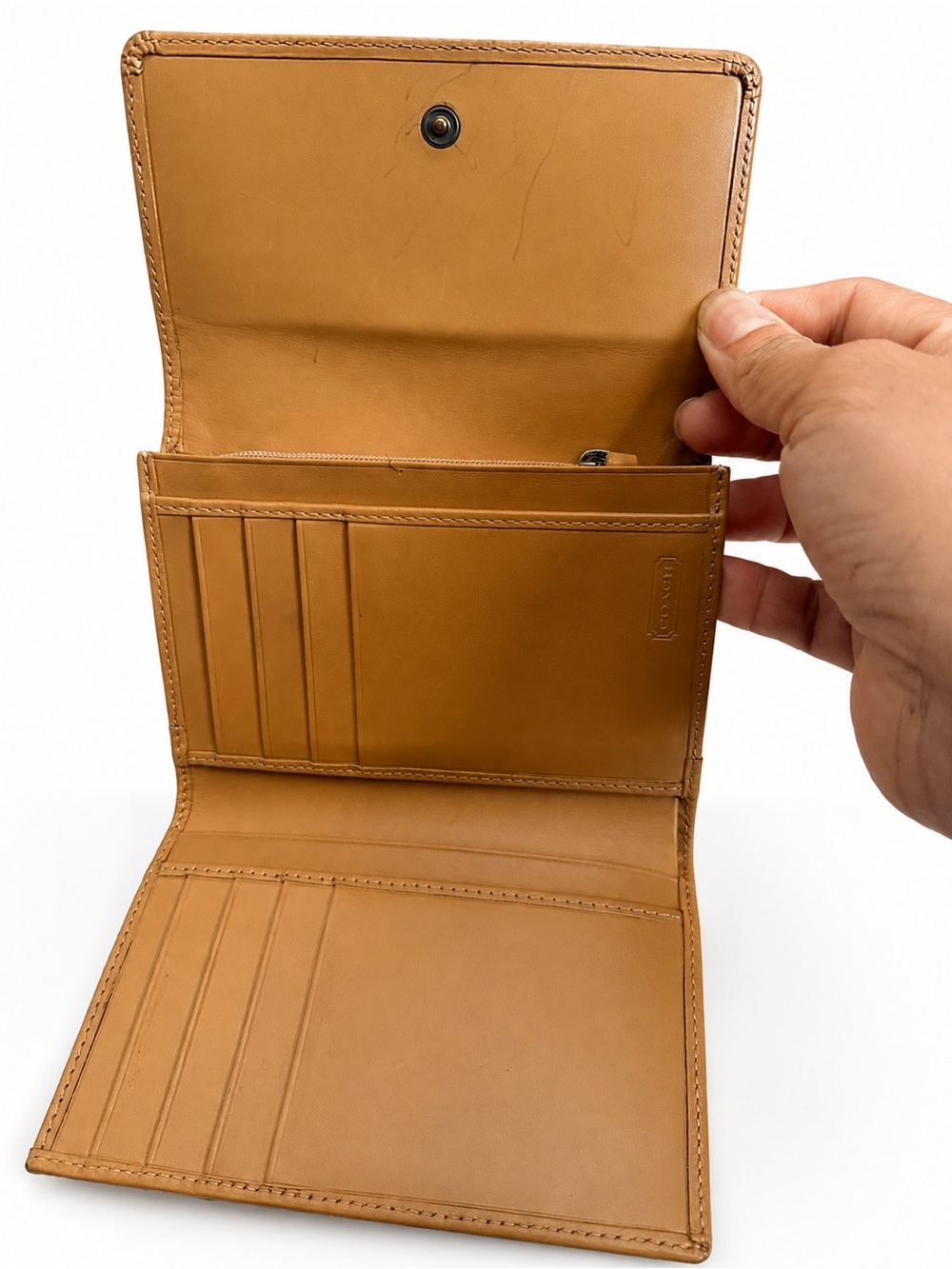 Vintage COACH British Tan Leather Trifold Wallet - Unisex Heritage Piece - Picture 4 of 11